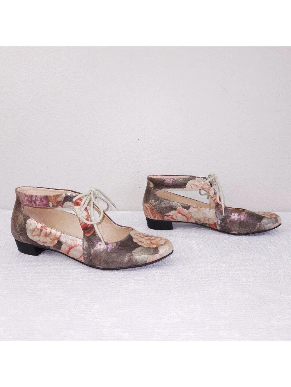 Django & Juliette Lace-Up Mary Jane Flats Ewing Floral Cut-Out Leather Boho